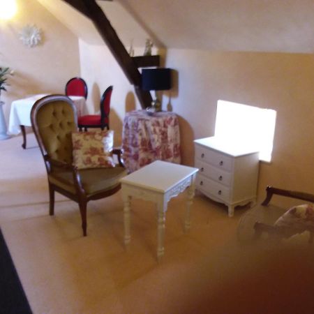 Le Moulin De Meral Montsûrs Εξωτερικό φωτογραφία
