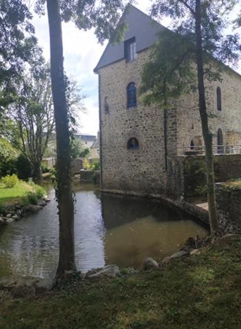 Le Moulin De Meral Montsûrs Εξωτερικό φωτογραφία