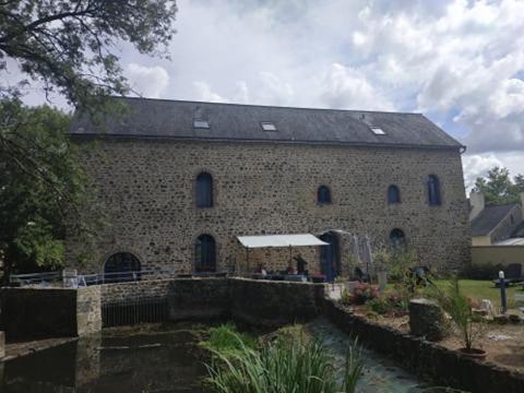 Le Moulin De Meral Montsûrs Εξωτερικό φωτογραφία