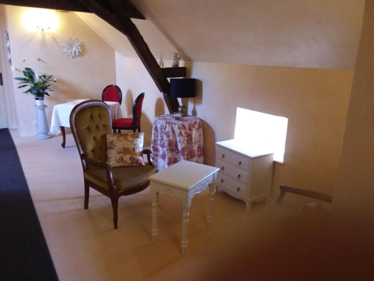 Le Moulin De Meral Montsûrs Εξωτερικό φωτογραφία