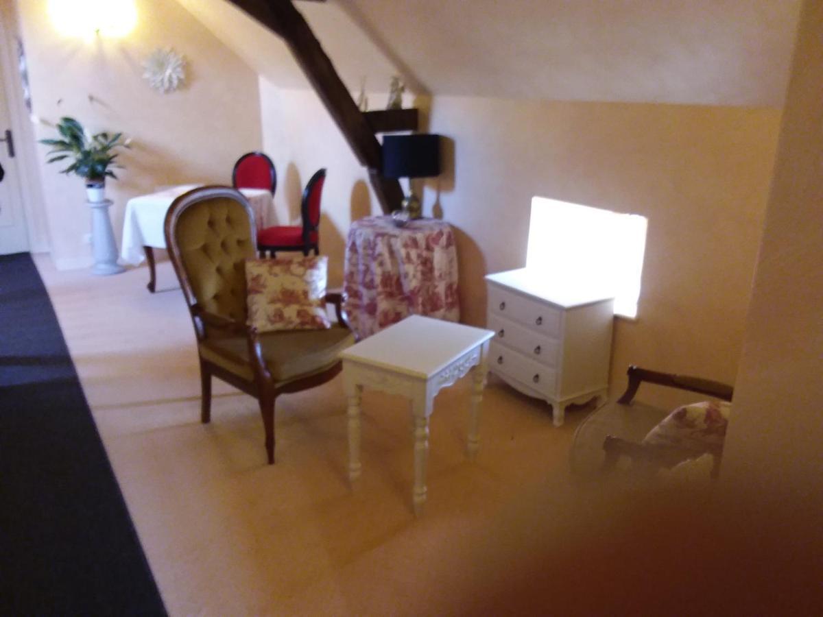 Le Moulin De Meral Montsûrs Εξωτερικό φωτογραφία